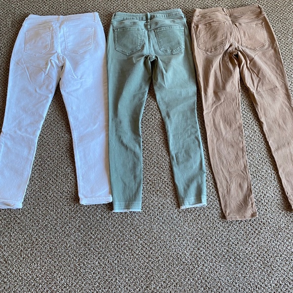 Women’s Old Navy Jeans Lot - Picture 3 of 8